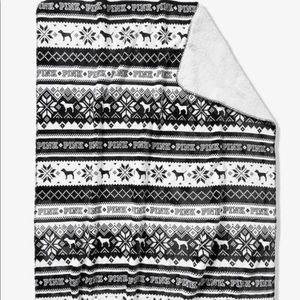 VS PINK Sherpa blanket black and white
